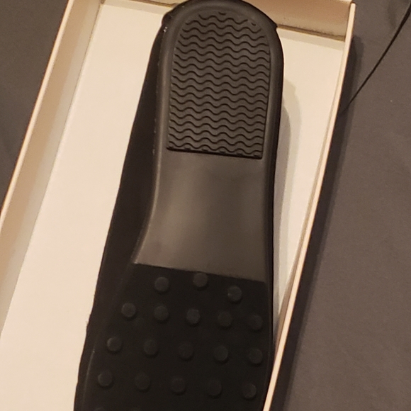 Shoes - Picture 4 of 6